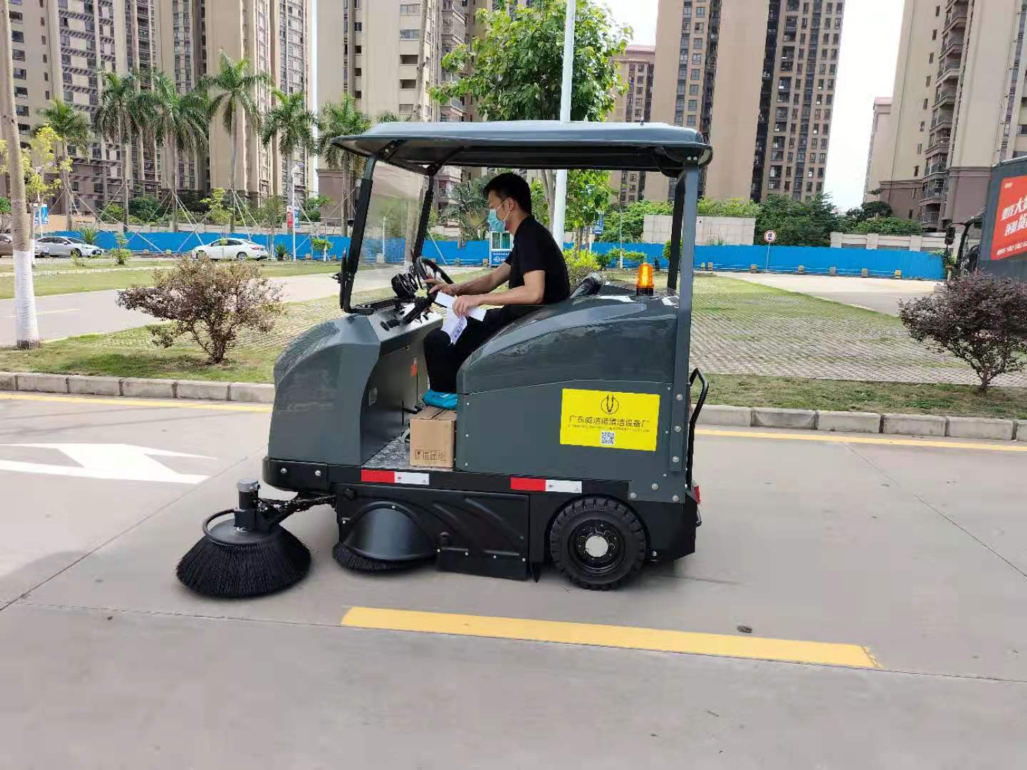 智能驱动，干净将来：驾驶式扫地车的改革之路