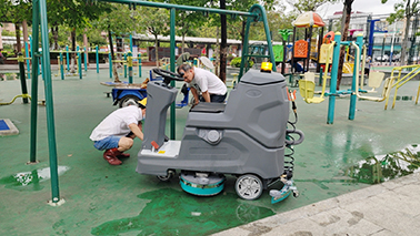 电动洗地机缘到情况若何解决